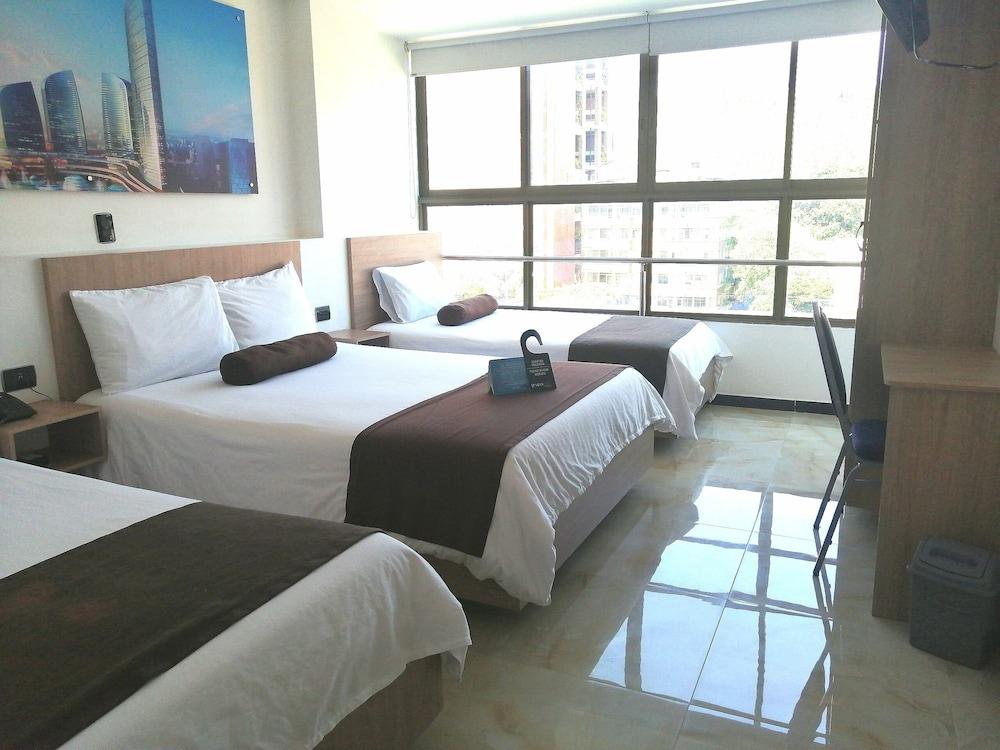 Hotel Med Estadio 메딜린 외부 사진