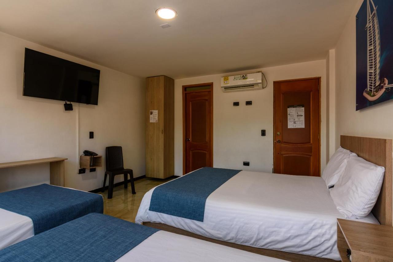 Hotel Med Estadio 메딜린 외부 사진