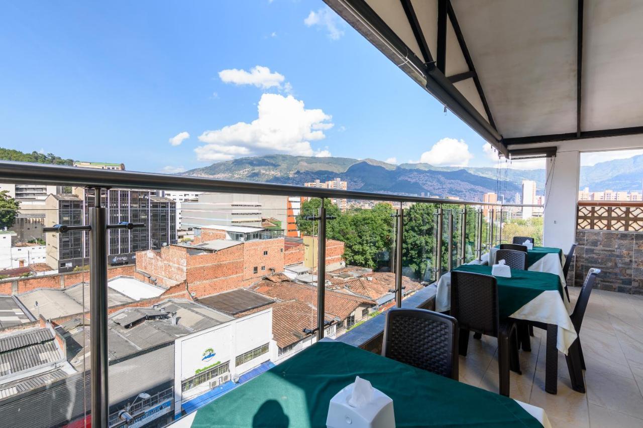 Hotel Med Estadio 메딜린 외부 사진