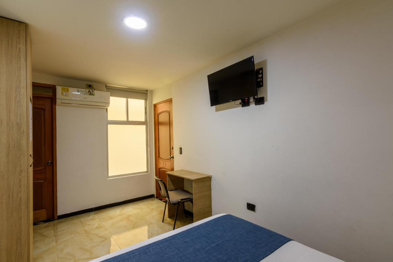 Hotel Med Estadio 메딜린 외부 사진