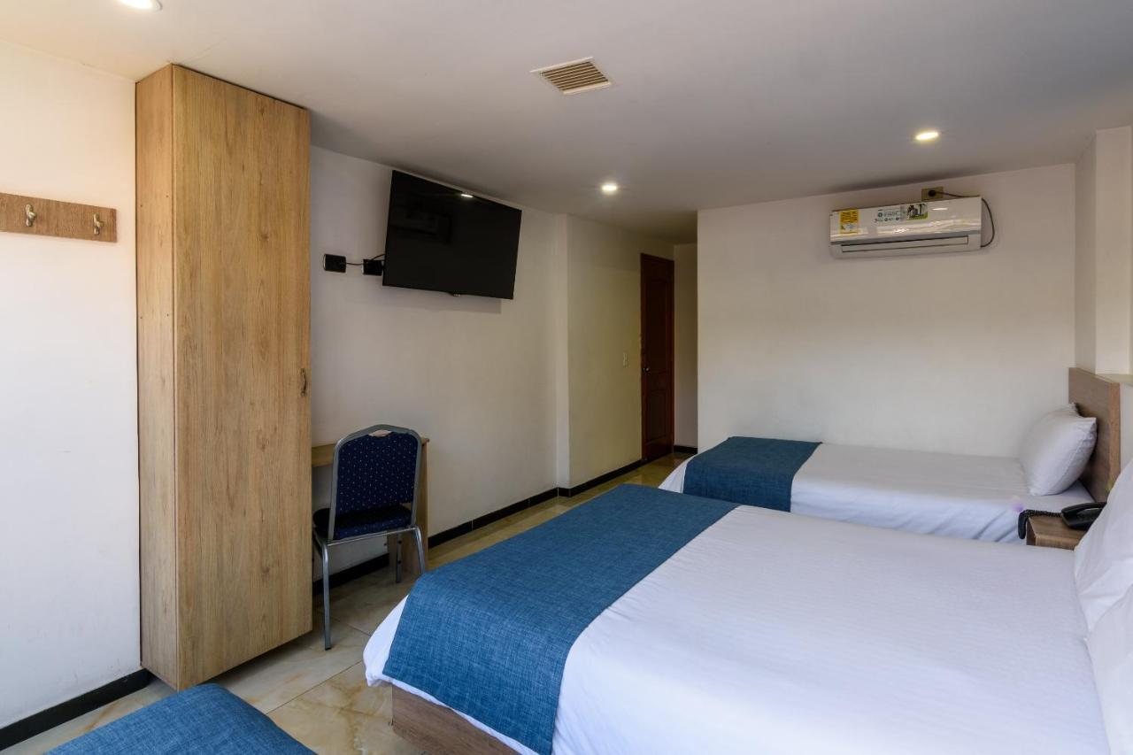 Hotel Med Estadio 메딜린 외부 사진