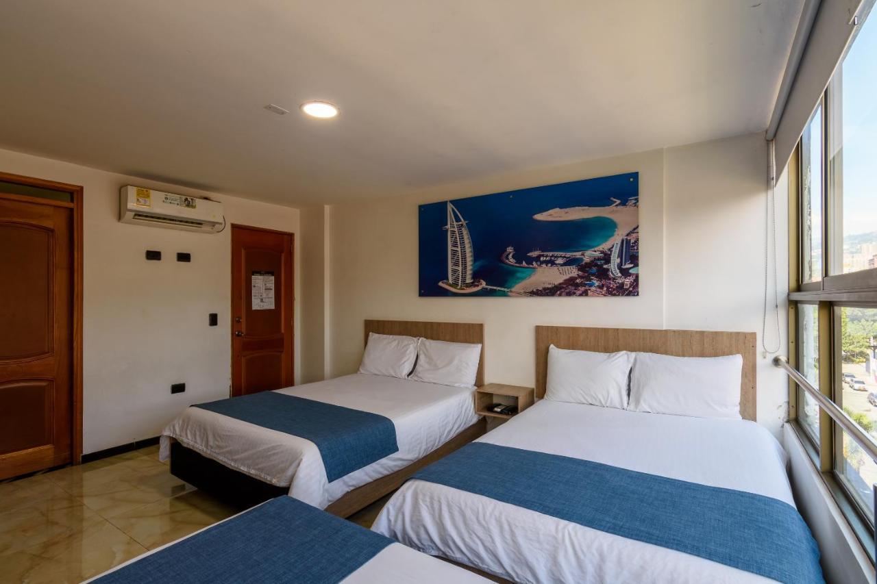 Hotel Med Estadio 메딜린 외부 사진