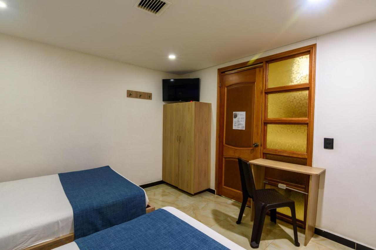 Hotel Med Estadio 메딜린 외부 사진