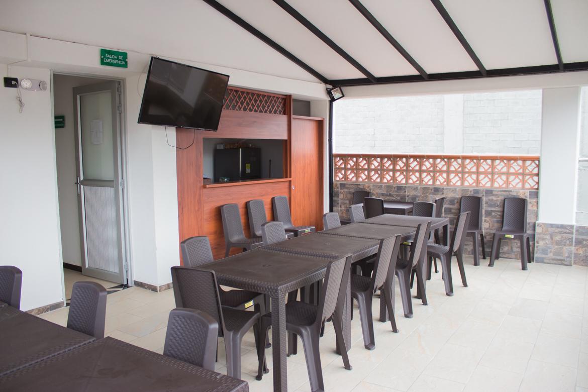 Hotel Med Estadio 메딜린 외부 사진
